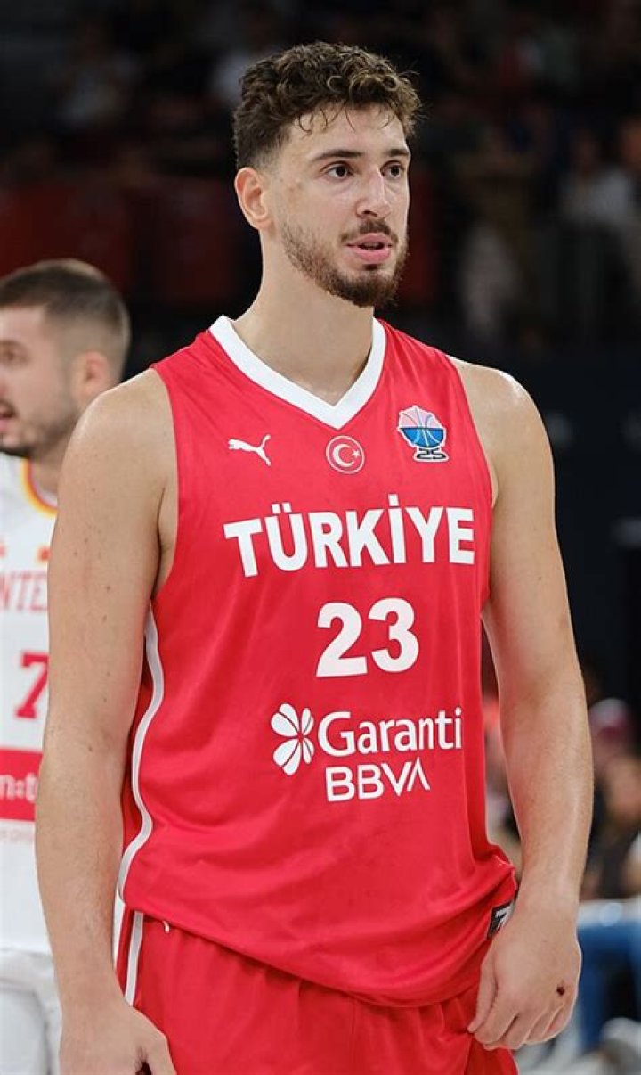 Alperen Şeng&uuml;n