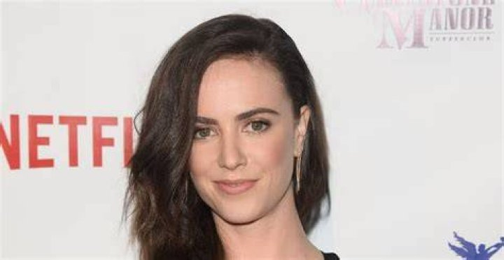 Amy Manson Bra Size, Age, Weight, Height, Measurements