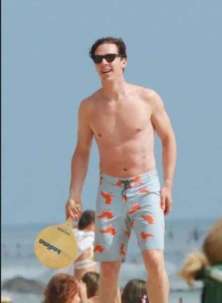 Benedict Cumberbatch Height Weight Body Shape
