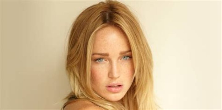 Caity Lotz Bra Size, Age, Weight, Height, Measurements