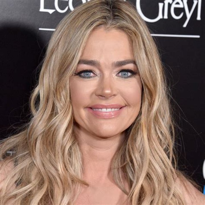Denise Richards Bra Size, Age, Weight, Height, Measurements