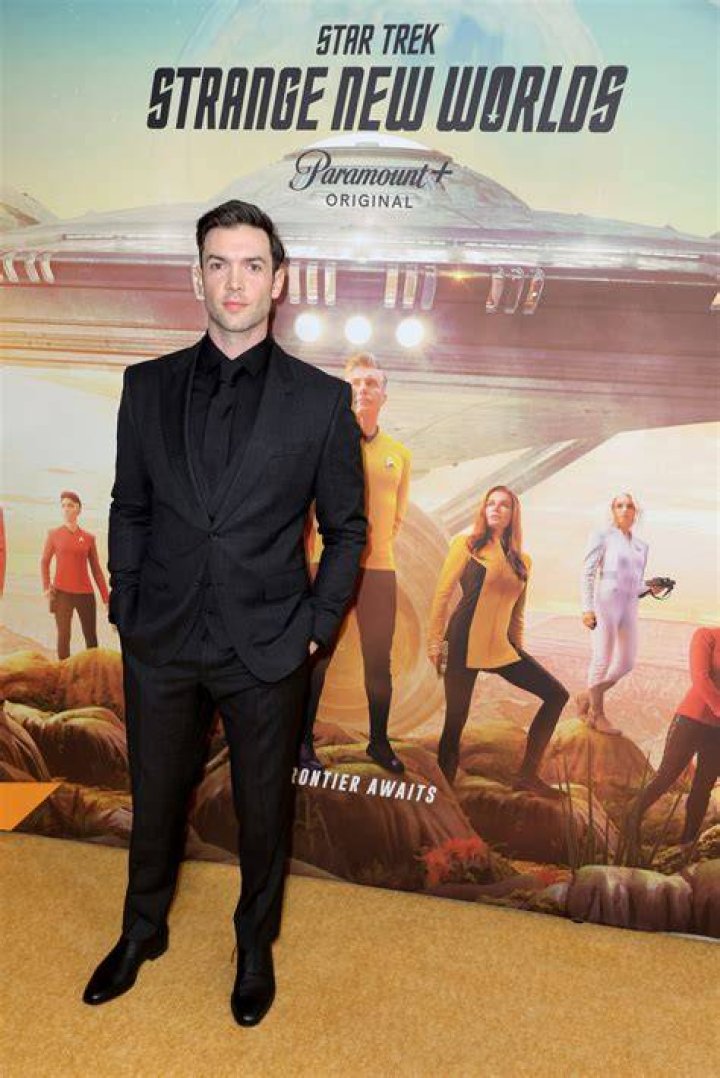 Ethan Peck Age, Weight, Height, Measurements