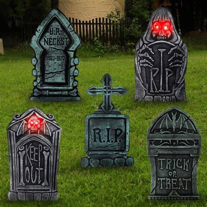 Grave-Halloween