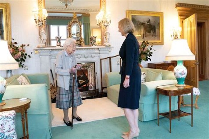 Inside Queen Elizabeth II Last Royal Engagement Before Her Death Photos 0001