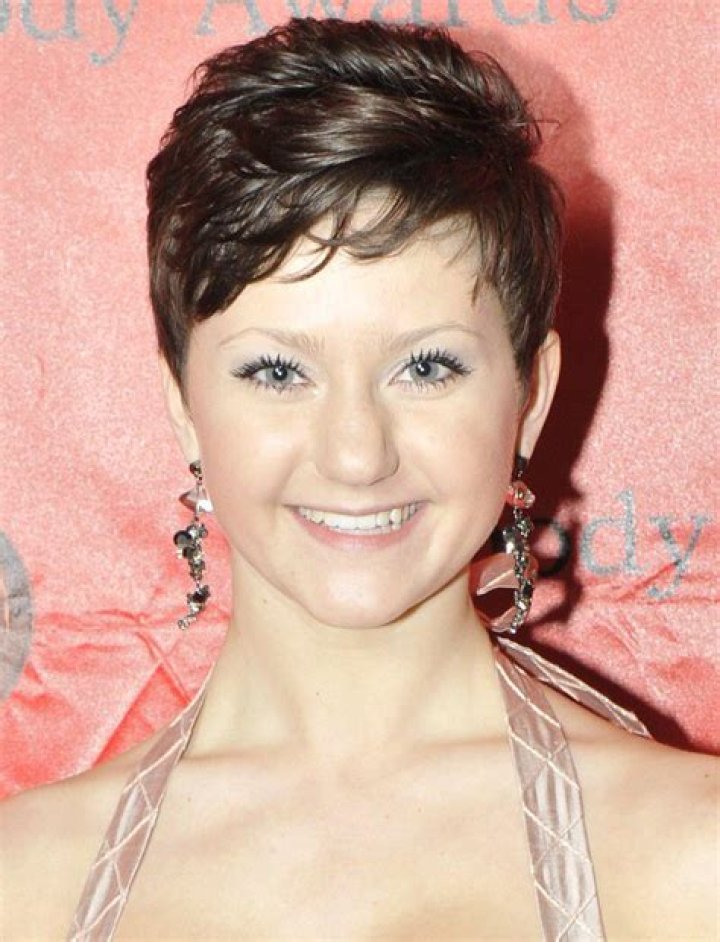 Jordan Todosey Bra Size, Age, Weight, Height, Measurements