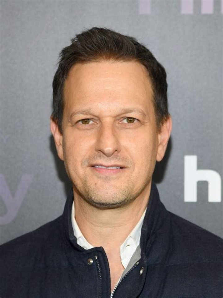 Josh Charles Age, Weight, Height, Measurements