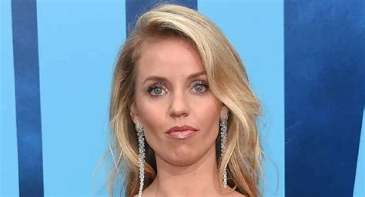 Kelli Garner Bra Size, Age, Weight, Height, Measurements
