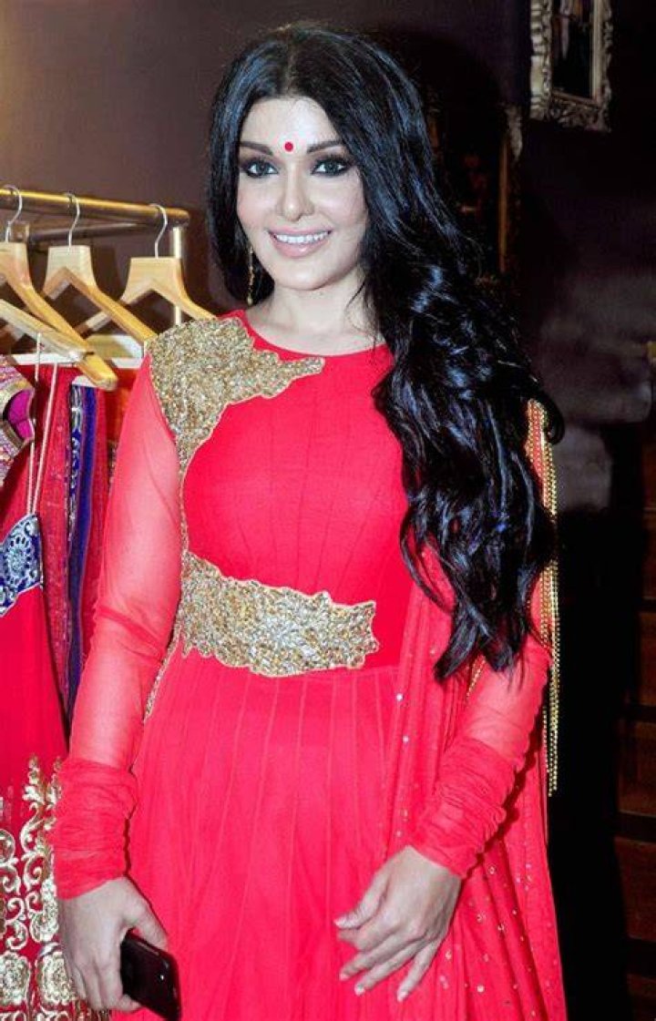 Koena Mitra Net Worth