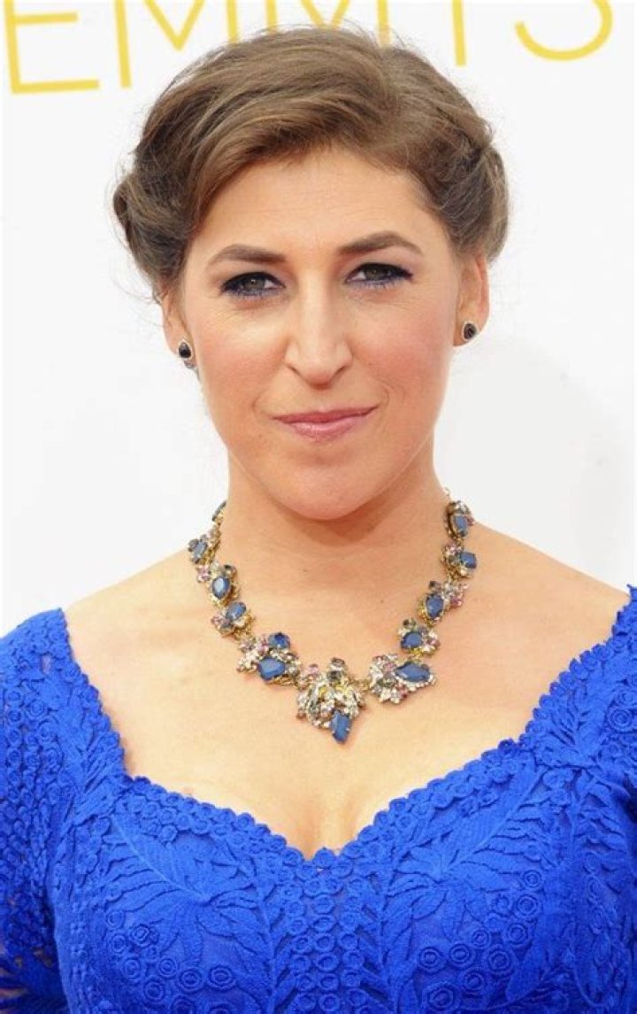 Mayim Bialik Bra Size, Age, Weight, Height, Measurements