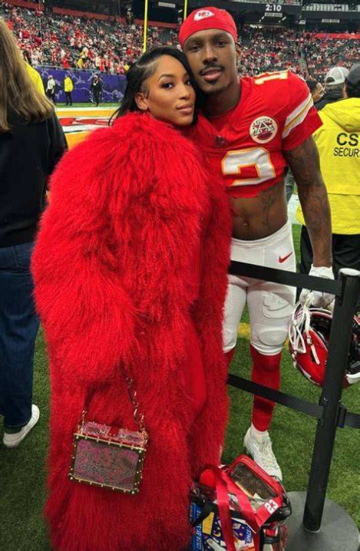 Mecole Hardmans Girlfriend scaled 1