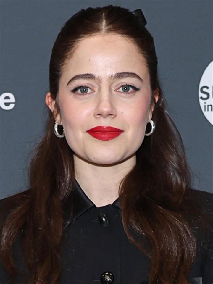 Molly Gordon Bra Size, Age, Weight, Height, Measurements