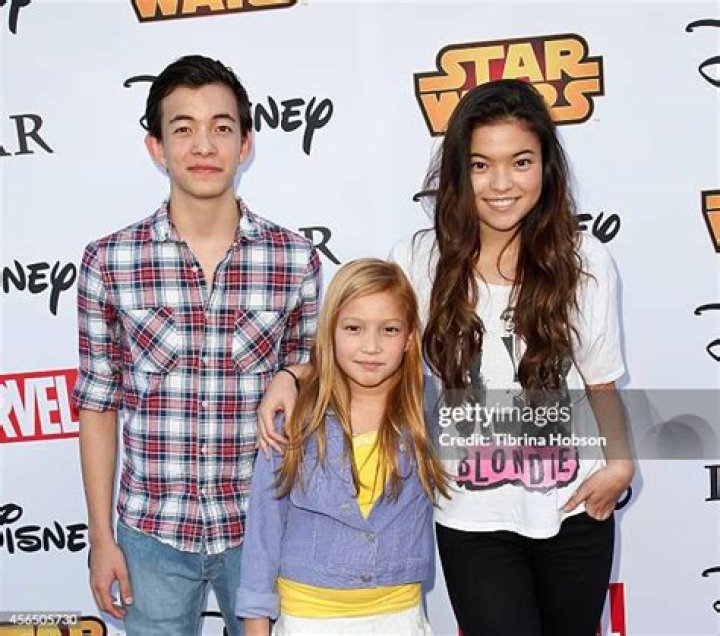 Saylor Bell with her siblings Piper Curda, Glory Curda, Major Curda and Riley Curda