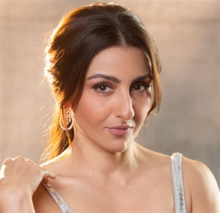 Soha Ali Khan Bra Size, Age, Weight, Height, Measurements